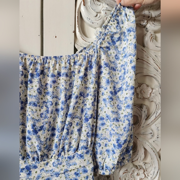 NWT! Floral tie back dress - Picture 14 of 16